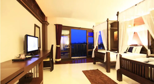 Двухместный номер Deluxe с балконом Dee Andaman Hotel