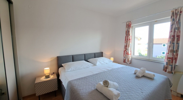 Apartments Karmen, Забронировать Апартаменты/квартира Отели Примоштен с парковкой, рядом с Пляж Затока, Парковка