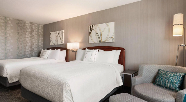 Четырёхместный номер Standard Courtyard By Marriott Salinas Monterey