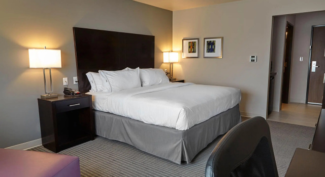 Номер Standard Holiday Inn Express and Suites Tahlequah by IHG