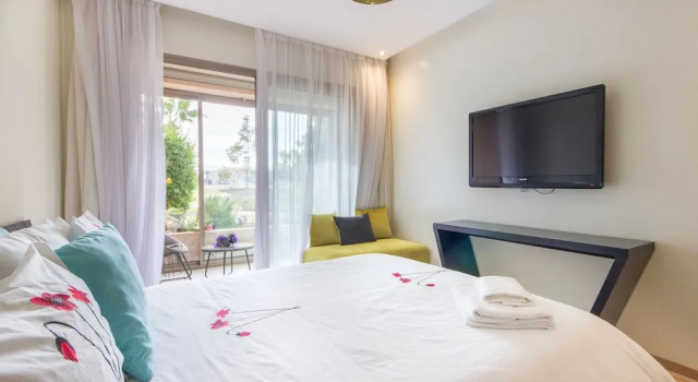 Rent for Family in Prestigia Corail, Забронировать Отель Отели Марракеш-Тенсифт-Эль-Хауз с парковкой, Парковка