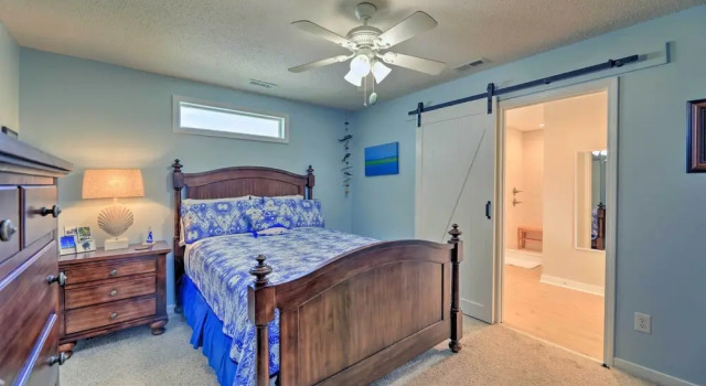 Коттедж Beaufort Pad w/ Patio: 3 Blocks to Waterfront!