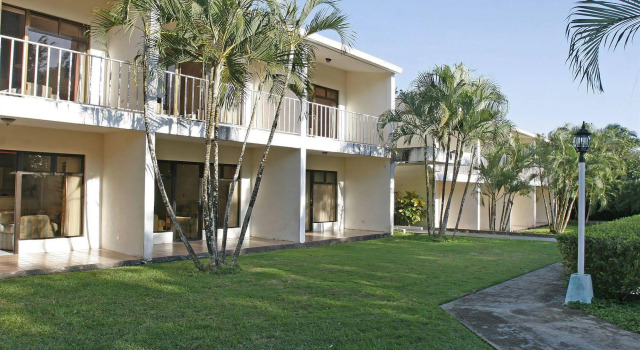 Hotel Mansion del Rio, Rezerwuj Hotel Hotele w Rio Dulce z parkingiem, Parking