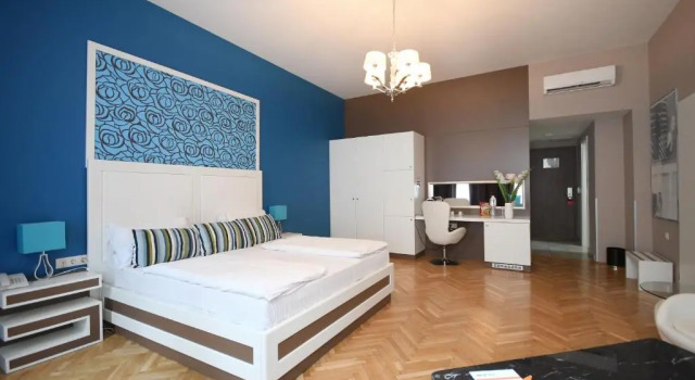 Honest Budapest by Chic & Basic