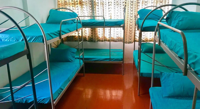 B&L Islanders Inn - Hostel