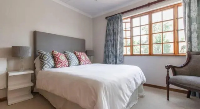Sandown Estate Apartment