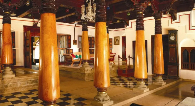 Chidambara Vilas - A Luxury Heritage Resort, Varaa Lomakeskus Hotellit Tamil Nadu uima-altaalla, Uima-allas
