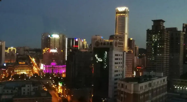 Люкс Dalian Xiuzhu Mansion Apartment