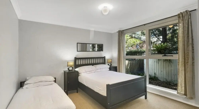 Riverside 3-bed Townhouse With Spacious Deck & BBQ, Book Hotel Broulee Eurobodalla