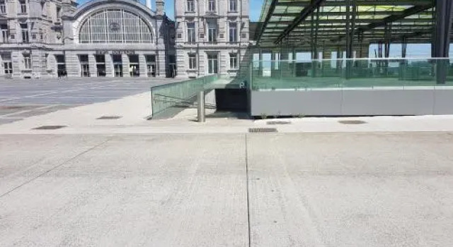 Mirage, Забронировать Отель Отели Остенде с парковкой, рядом с Wapenplein Square, Парковка