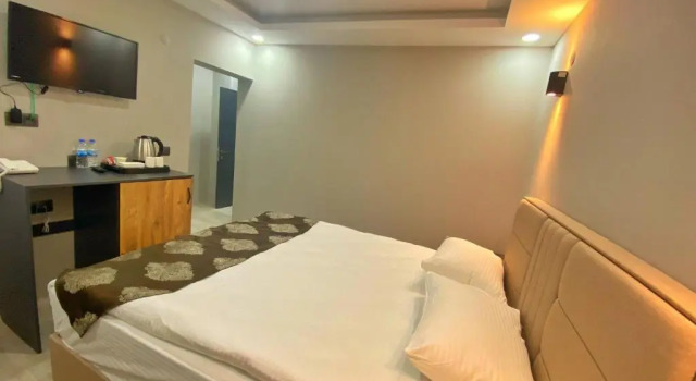 Whitestone Hotel