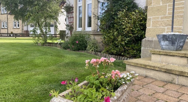 A Room in the Country, Rezervați Hotel Kirknewton West Lothian