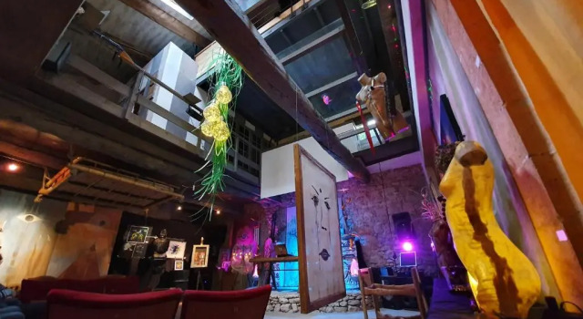 Апартаменты Appartement dans un atelier d'artiste