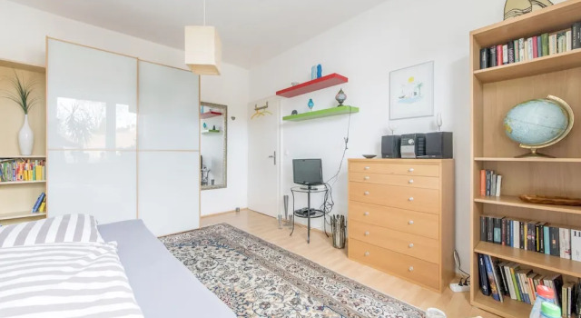 Private Room Grimmstraße, Забронировать Отель Ганновер Нижняя Саксония, рядом с Театр "Коммедиа Футура" на заводе "Айсфабрик"