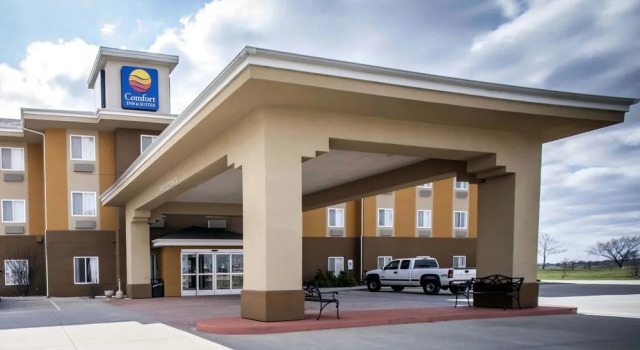 Comfort Inn & Suites Greenville Il, Rezerwuj Hotel Hotele w Illinois z basenem, Basen