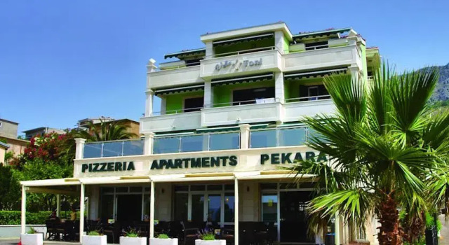 Villa Toni, Varaa Hotelli Dugi Rat Split Region