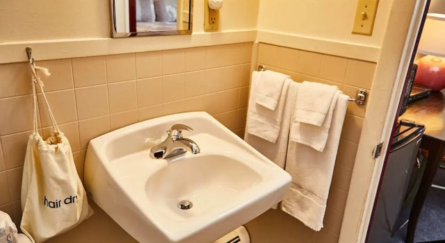 Номер Executive The Governor's Rock Motel DF ROCKLLC