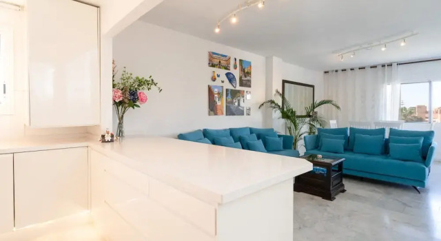 Modern Marbella Getaway, Забронировать Апартаменты/квартира Отели Марбелья с парковкой, Парковка