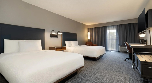 Courtyard by Marriott North Charleston Airport Coliseum, Забронировать Отель Северный Чарльстон Чарльстон, рядом с Центр исполнительских видов искусства North Charleston Coliseum