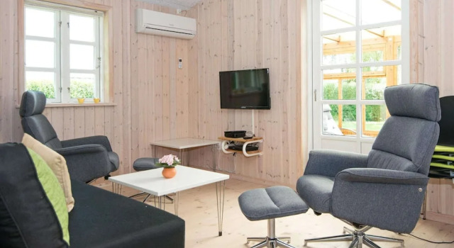 Relaxing Holiday Home in Hejls near Coast, Book Hotel Hoteller i Hejlsminde med parkering, Parkering