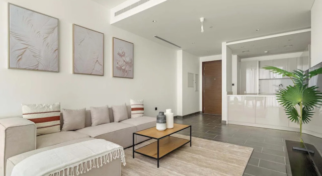 Spacious 2BR in The Crest With Pool and gym, Забронировать Апартаменты/квартира Дубай Эмират Дубай, рядом с Ипподром и гольф-поле Nad Al Sheba
