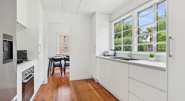 Spacious 3-bed Home in Morningside With Backyard, Book Apartment Brisbane Brisbane Region