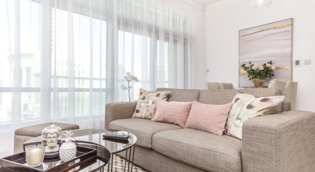 Driven Holiday Homes - Loft East, Забронировать Отель Даунтаун Дубай , рядом с Дубайский аквариум