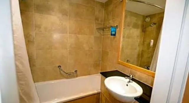 Трёхместный номер Standard Travelodge Dublin Airport South
