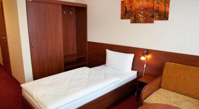 Hotel Podróżnik, Varaa Hotelli Koszuty Suur-Puola