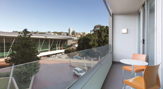 Апартаменты с 2 комнатами с балконом Adina Apartment Hotel Perth