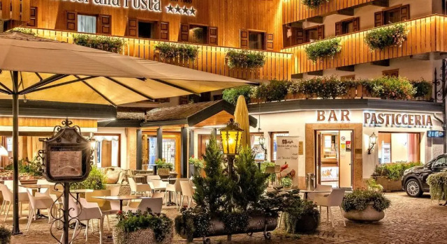 Hotel Alla Posta - Famiglia Pra dal 1866 a Caprile, Prenota Hotel Hotel a Veneto con piscina, Piscina