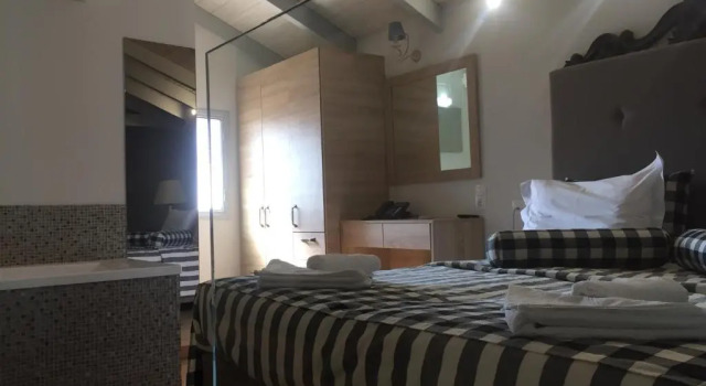 Люкс Deluxe Porto Enetiko Suites