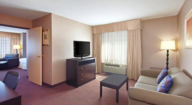 Люкс c 1 комнатой Holiday Inn Express & Suites Seattle Downtown - Lake Union by IHG