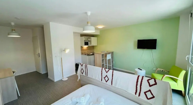 We Live In R - Suite 203, Rezerwuj Apartament Reims Champagne