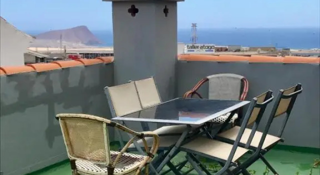 WIFI TENERIFE SUR GUEST HOUSE, Book Guesthouse Hotels in Tenerife with Parking, Parking