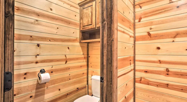 Коттедж Broken Bow Cabin w/ Hot Tub & Outdoor Fireplace!