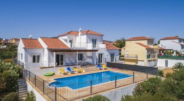Villa Nina With 4 Bedrooms and 4 Bathrooms