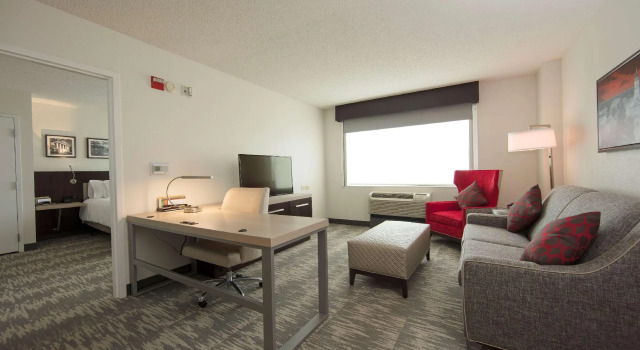 Двухместный полулюкс c 1 комнатой Courtyard by Marriott Athens Downtown