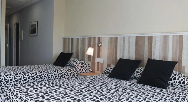 Трёхместный номер Standard с видом на бассейн Pensión Casa Costoya