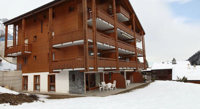 Apartment Fénestral 301 by Interhome, Prenota Appartamento Hotel a Canton Vallese con parcheggio, Parcheggio