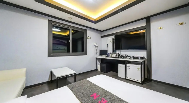 Pohang Youngil Univ Hotel Queens, Забронировать Отель Отели провинции Кёнсан-Пукто с парковкой, Парковка