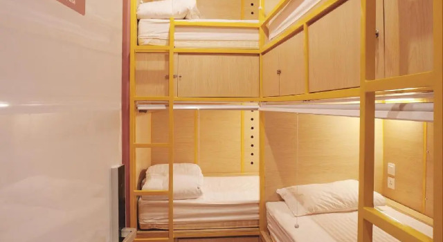 Кровать в общем номере (женский номер) Konko Hostel Jakarta