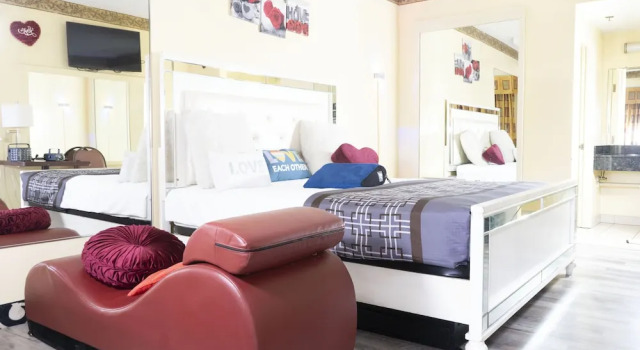 Люкс Luxe Inn and Suites
