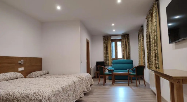 Трёхместный номер Standard Hostal Aribel Longinos