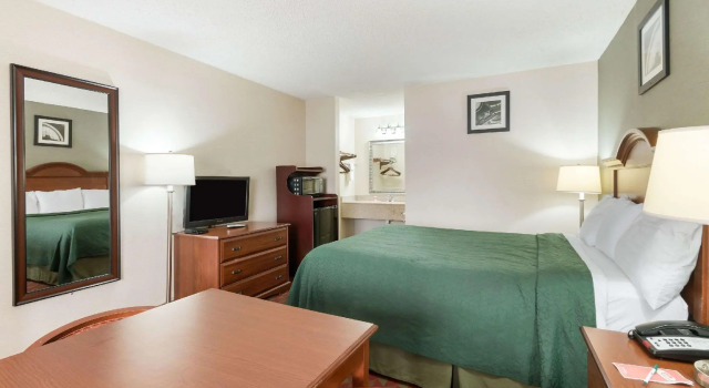 Двухместный номер Standard Econo Lodge Huntington - Barboursville University Area