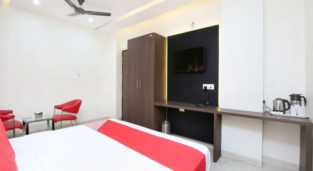 OYO 14981 Hotel Royal MJS, Boek Hotel Kalka Haryana