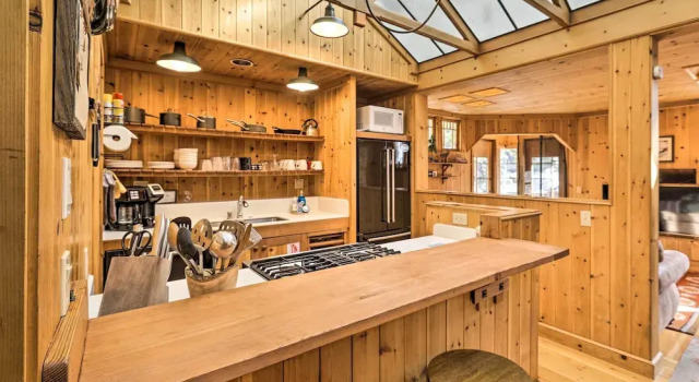 < 1 Mi to Heavenly Lifts: Tahoe Area Townhome!, Rezerwuj Apartament Apartamenty w Kingsbury, Apartament