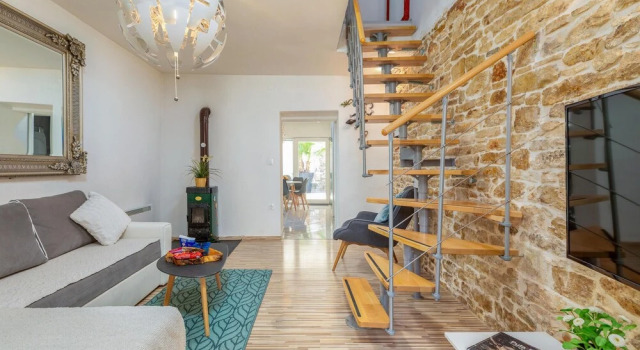 Amazing Home in Sisan with Hot Tub, WiFi & 2 Bedrooms, Rezervovat Hotel Veli Vrh Istrie