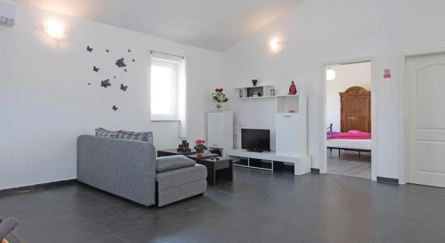 Awesome Home in Vodnjan With Wifi and 2 Bedrooms