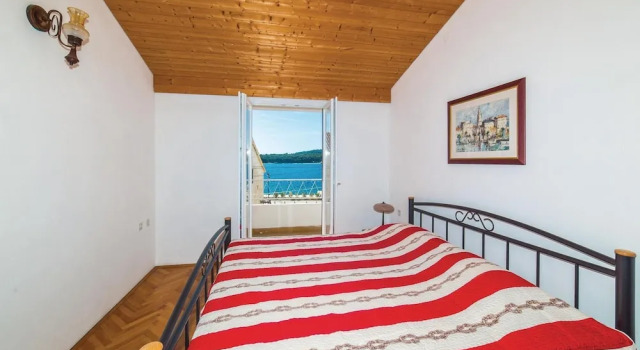Beautiful Home in Rogoznica With Wifi and 3 Bedrooms